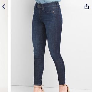 GAP Mid Rise True Skinny Jeans with 360 stretch